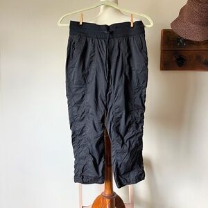 North Face Pants Womens Small Black Aphrodite 2.0 Capris Walking Hiking